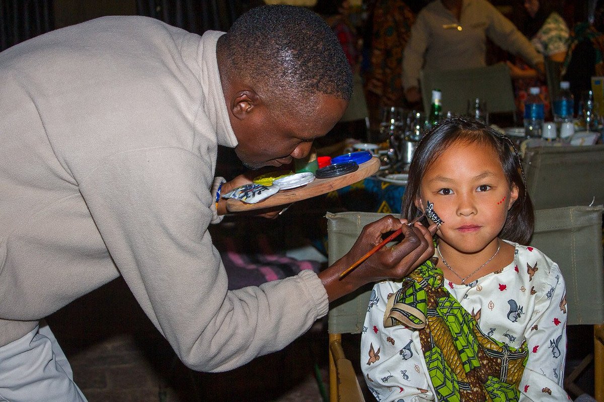 BOMA Dinner & Drum Show | Alwa Africa